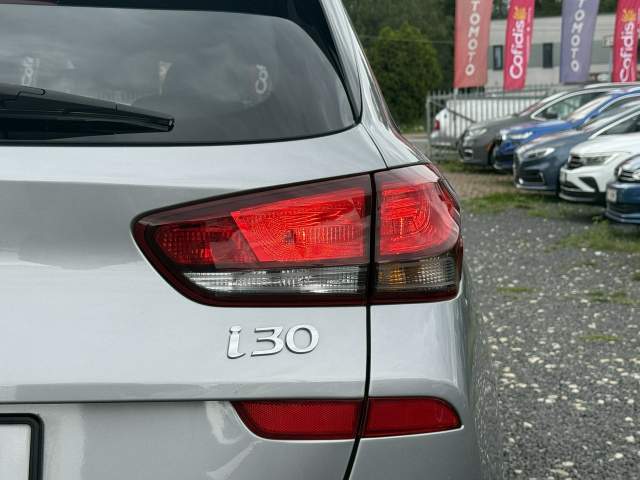 Hyundai i30 III facelifting 2 2022 — zdjęcie 8