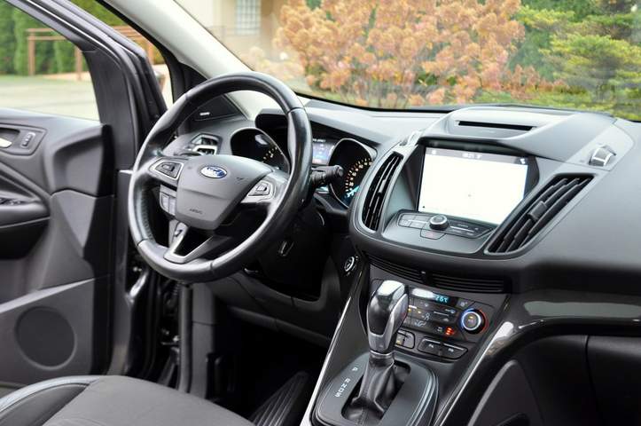 Ford Kuga II facelifting 2017 — zdjęcie 24
