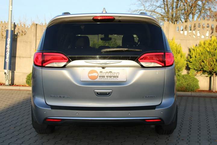 Chrysler Pacifica RU 2018 — zdjęcie 30