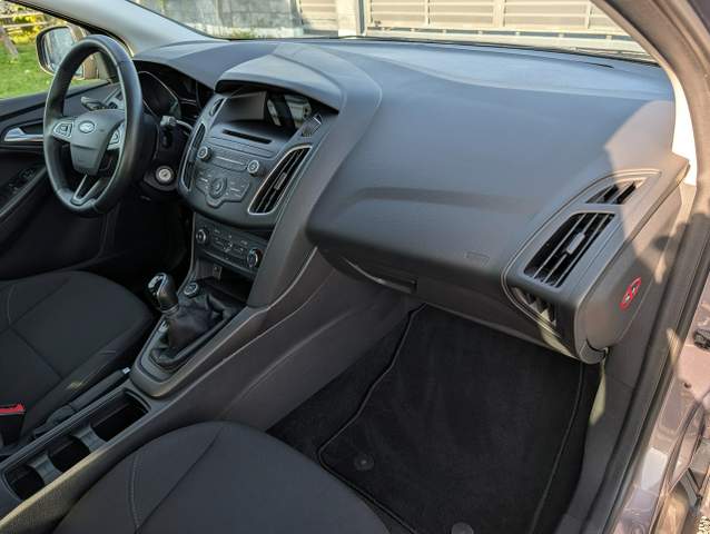 Ford Focus III facelifting 2015 — zdjęcie 19