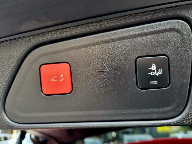 Peugeot 3008 II facelifting 2023 — zdjęcie 14
