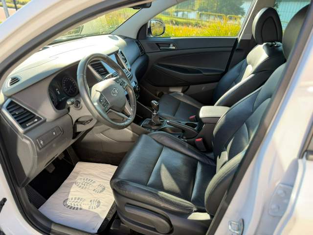 Hyundai Tucson III 2016 — zdjęcie 10