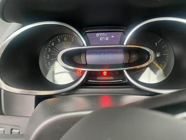 Renault Clio IV 2013 — zdjęcie 14