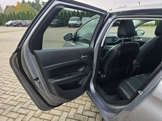 Peugeot 308 II 2014 — zdjęcie 15