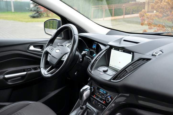 Ford Kuga II facelifting 2017 — zdjęcie 17
