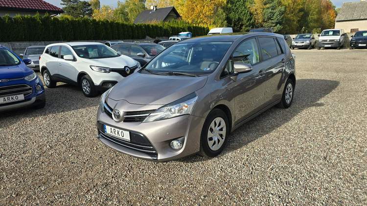 Toyota Verso I facelifting 2014 — zdjęcie 3