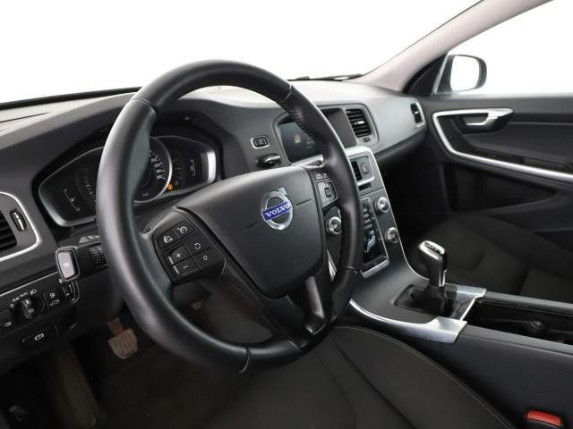 Volvo S60 II facelifting 2015 — zdjęcie 14