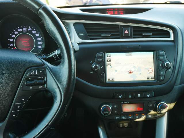 Kia Ceed II facelifting 2016 — zdjęcie 18