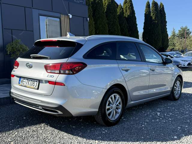 Hyundai i30 III facelifting 2 2022 — zdjęcie 7