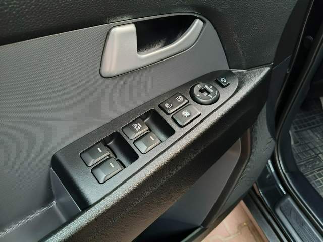 Kia Sportage III facelifting 2015 — zdjęcie 17