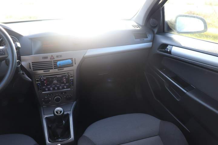 Opel Astra H facelifting 2006 — zdjęcie 15