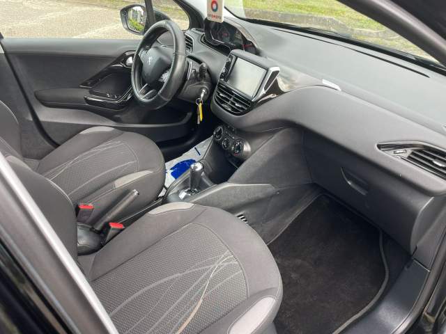 Peugeot 208 I 2013 — zdjęcie 13