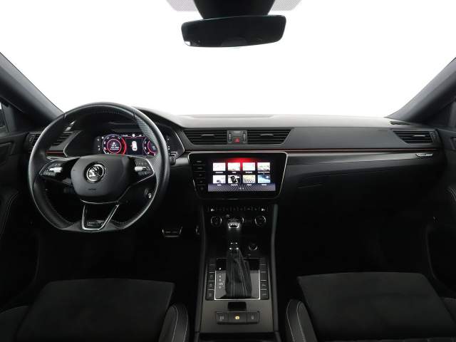 Skoda Superb III facelifting 2020 — zdjęcie 15
