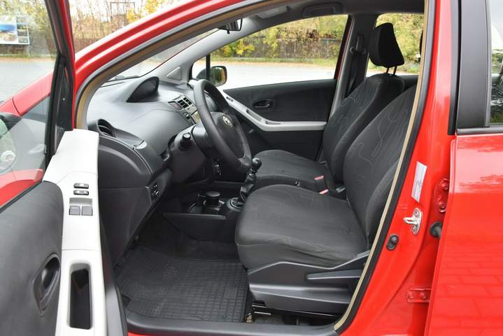 Toyota Yaris II facelifting 2009 — zdjęcie 13