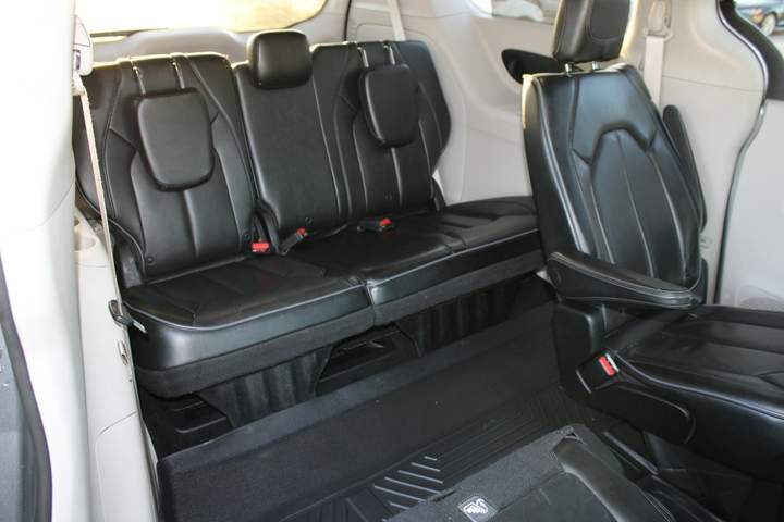 Chrysler Pacifica RU 2018 — zdjęcie 21