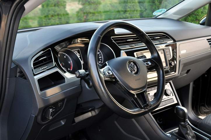 Volkswagen Touran II 2017 — zdjęcie 23