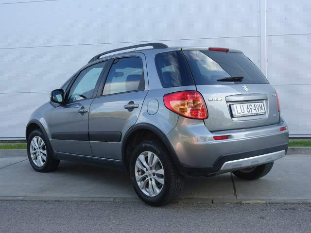 Suzuki SX4 I (Classic) facelifting 2012 — zdjęcie 10