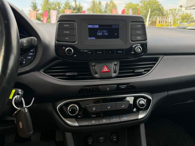 Hyundai i30 III facelifting 2 2021 — zdjęcie 18