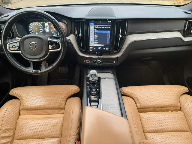 Volvo XC60 II 2020 — zdjęcie 9