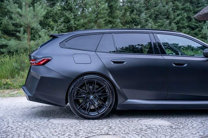 BMW M5 VII (G90) 2025 — zdjęcie 17