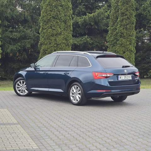 Skoda Superb III 2018 — zdjęcie 16