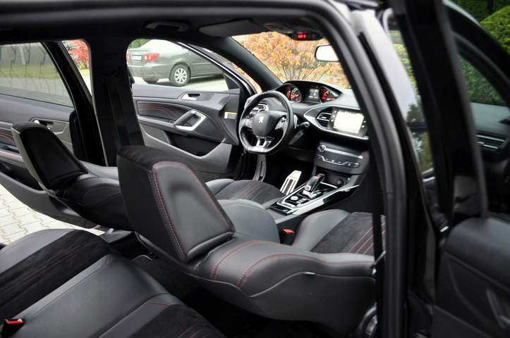 Peugeot 308 II facelifting 2018 — zdjęcie 24