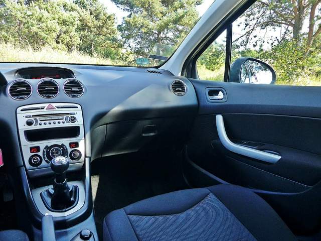 Peugeot 308 I 2010 — zdjęcie 40