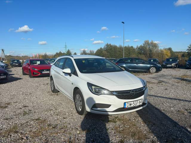 Opel Astra K 2019 — zdjęcie 15
