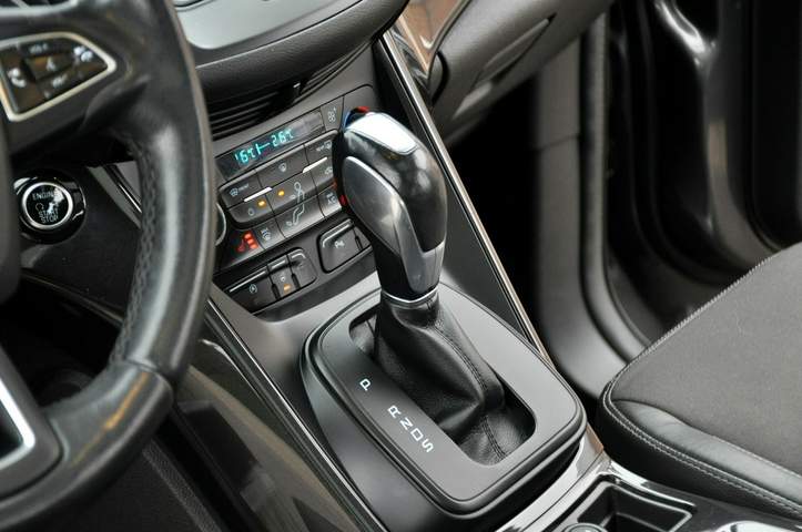 Ford Kuga II facelifting 2017 — zdjęcie 34