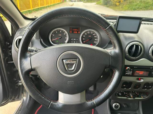 Dacia Duster I facelifting 2013 — zdjęcie 9