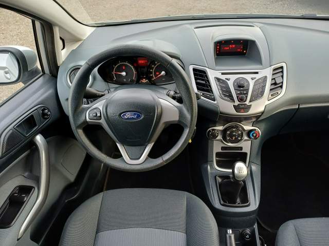 Ford Fiesta Mk6 facelifting 2014 — zdjęcie 21