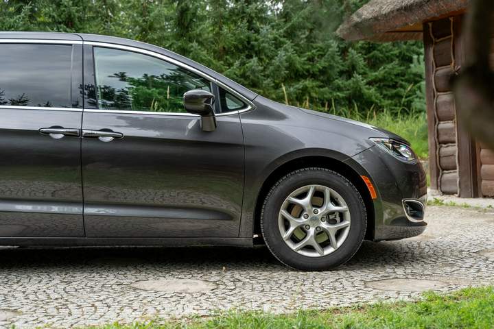 Chrysler Pacifica RU 2019 — zdjęcie 18