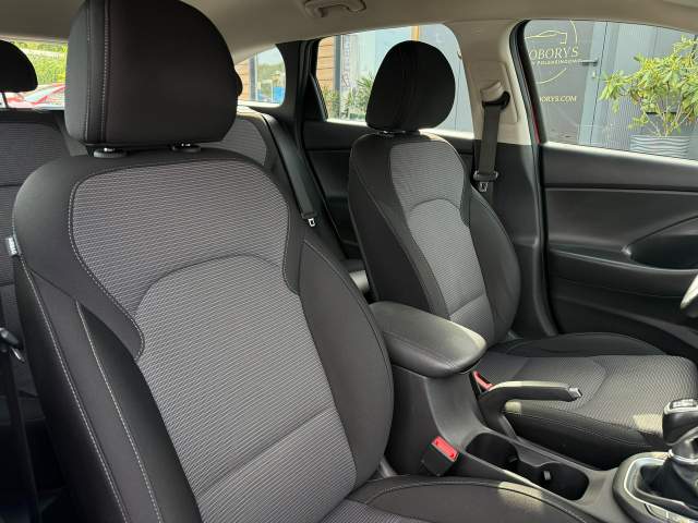 Hyundai i30 III facelifting 2 2021 — zdjęcie 12
