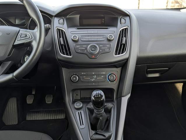 Ford Focus III facelifting 2015 — zdjęcie 25