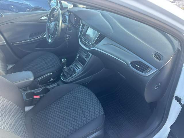 Opel Astra K 2019 — zdjęcie 36