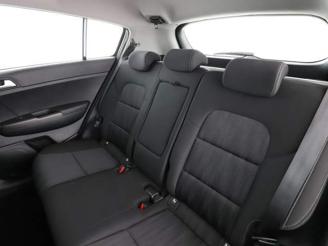 Kia Sportage IV facelifting 2021 — zdjęcie 17