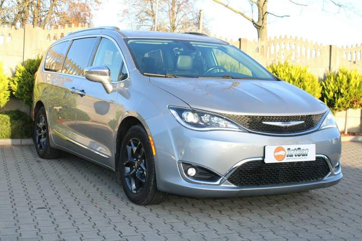 Chrysler Pacifica RU 2018 — zdjęcie 39