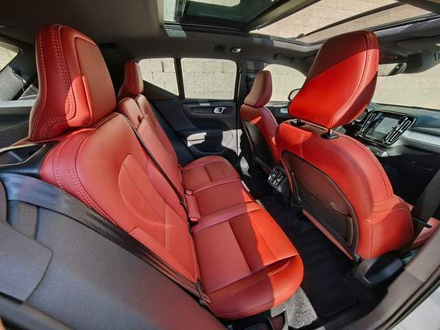 Volvo XC40 I 2019 — zdjęcie 14