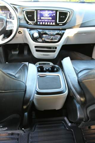 Chrysler Pacifica RU 2018 — zdjęcie 15