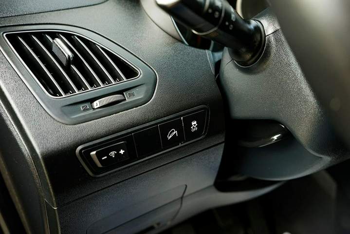 Hyundai ix35 I facelifting 2014 — zdjęcie 18