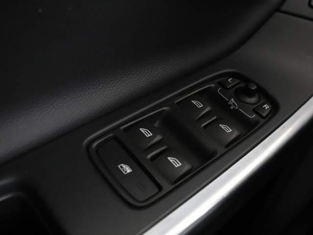 Volvo S60 II facelifting 2015 — zdjęcie 31