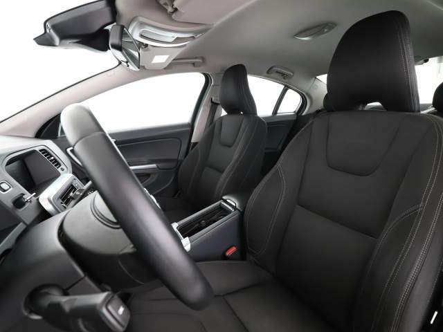 Volvo S60 II facelifting 2015 — zdjęcie 13
