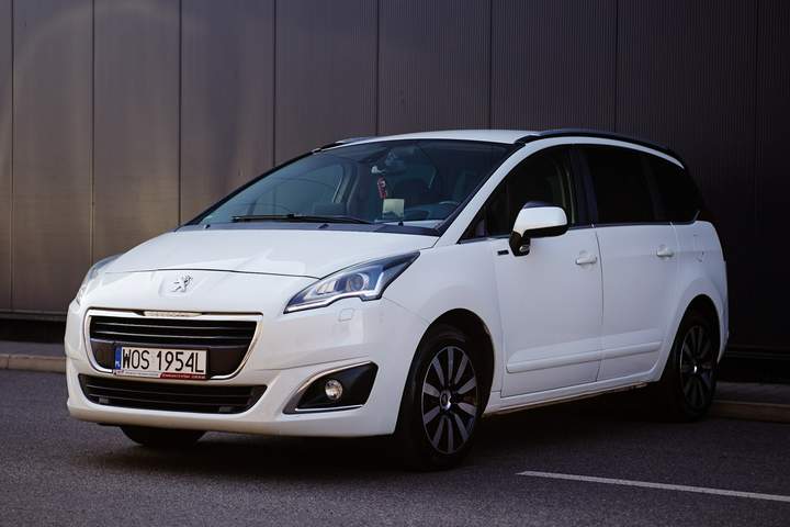 Peugeot 5008 I facelifting 2014 — zdjęcie 12