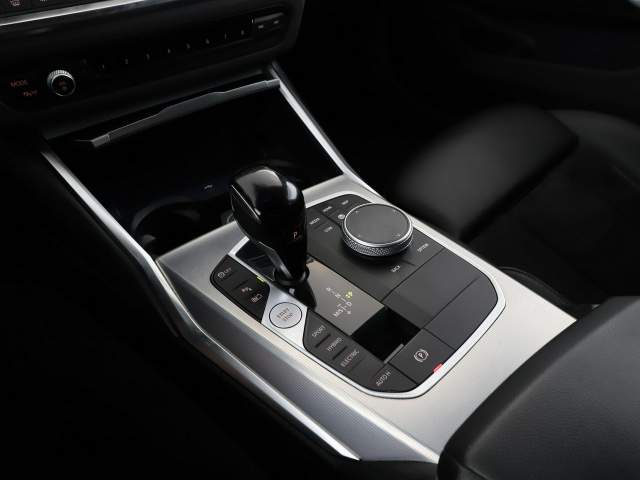 BMW 3 serii VII (G2x) 2021 — zdjęcie 30
