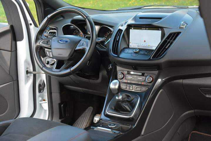 Ford Kuga II facelifting 2018 — zdjęcie 20