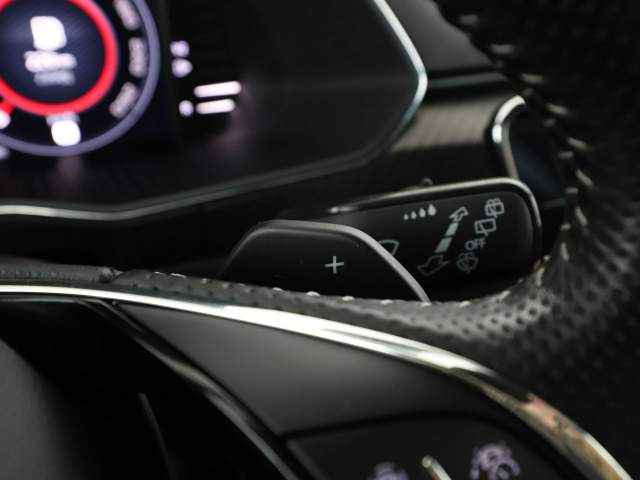 Skoda Superb III facelifting 2020 — zdjęcie 37