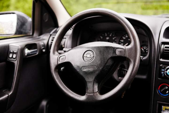Opel Astra F 1999 — zdjęcie 18