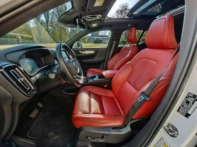 Volvo XC40 I 2019 — zdjęcie 12