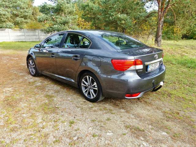 Toyota Avensis III facelifting 2013 — zdjęcie 11