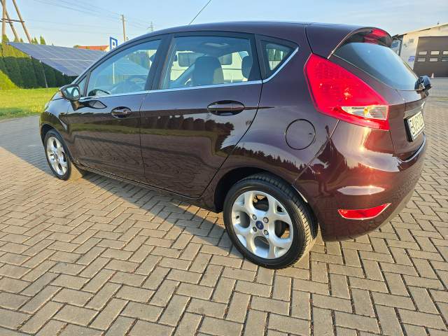 Ford Fiesta Mk6 2011 — zdjęcie 11
